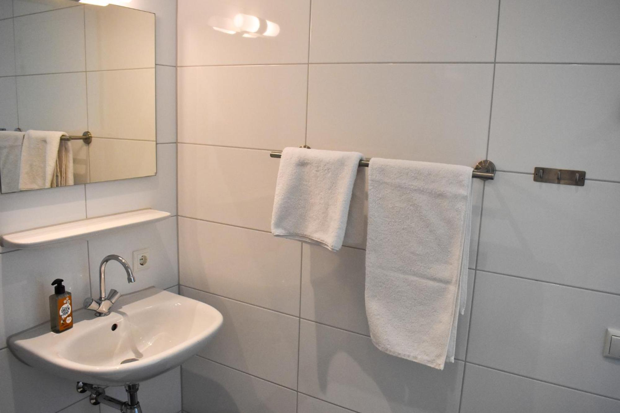 Buiteninn Het Overveen Hotel Рейссен Экстерьер фото